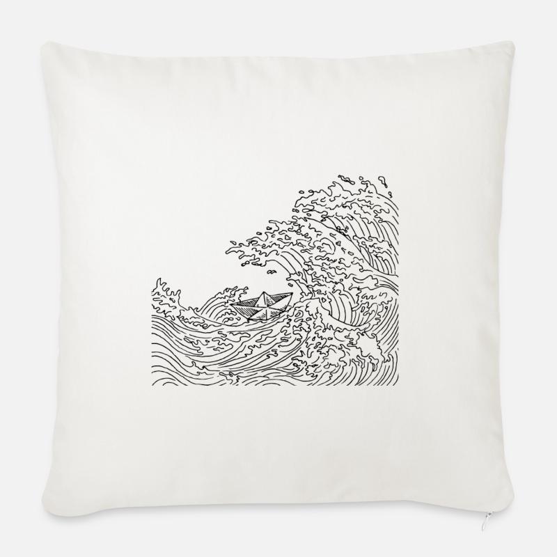 Das kleine Papierboot auf dem Meer - Sofakissenbezug 45 x 45 cm - Naturweiß 