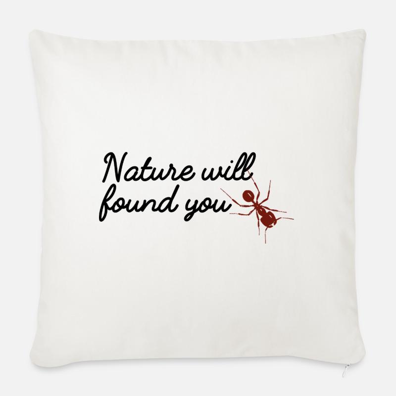 Rote Ameise auf Schwarz, die Rache der Natur - Sofakissenbezug 45 x 45 cm - Naturweiß 