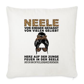Neele Gehasst Geliebt Großes Mundwerk - Sofakissenbezug 45 x 45 cm - Naturweiß  - Vorne