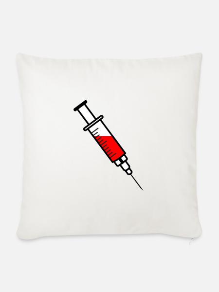 Impfspritze mit rotem flüssigem Medikament - Sofakissenbezug 45 x 45 cm - Naturweiß