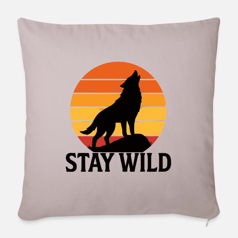 Stay Wild – Retro Wolf Silhouette - Sofakissenbezug 45 x 45 cm - helles Taupe