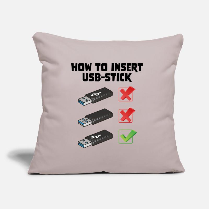 How To Insert USB Stick Funny Programmer Meme Sofakissenbezug 45 x 45 cm