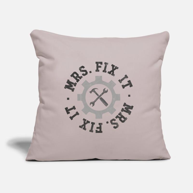 Mrs Fix It Sofa pillowcase 17,3'' x 17,3'' (45 x 45 cm)