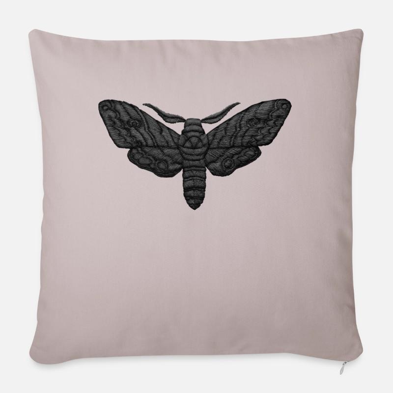 Black Moth – mystisches Stickmuster - Sofakissenbezug 45 x 45 cm - helles Taupe