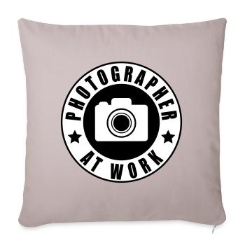 Photographer at work - Sofakissenbezug 45 x 45 cm - helles Taupe - Vorne