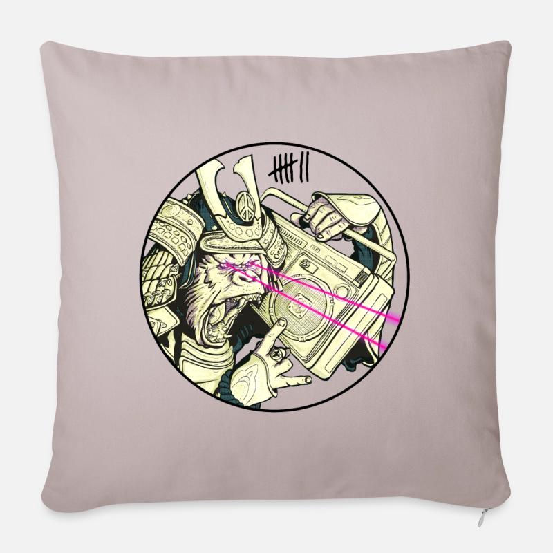 7 Apparel - Gorilla Samurai - Sofakissenbezug 45 x 45 cm - helles Taupe