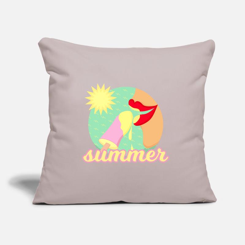 Sommer, Sonne, Eis - rote Lippen essen ein Eis Sofakissenbezug 45 x 45 cm