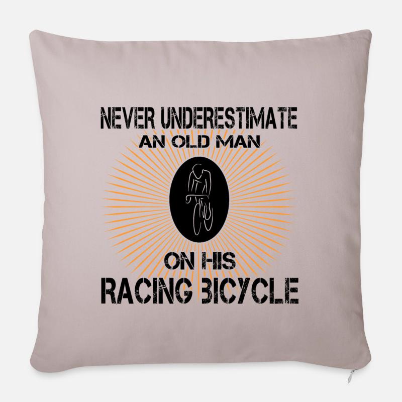 Never underestimate an old man - Sofakissenbezug 45 x 45 cm - helles Taupe