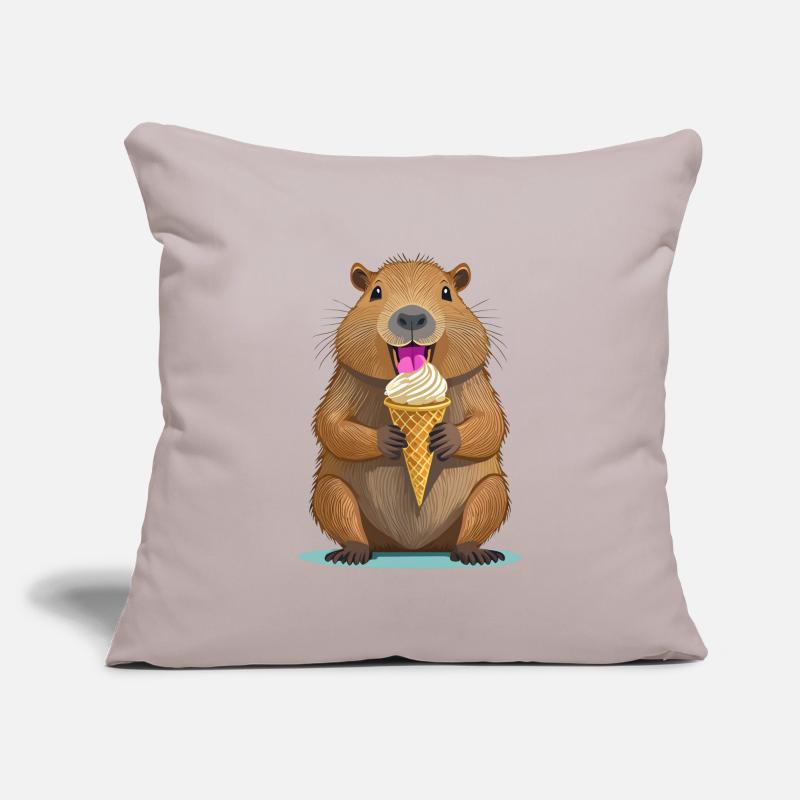 Capybara isst ein Eis im Sommer Sofakissenbezug 45 x 45 cm