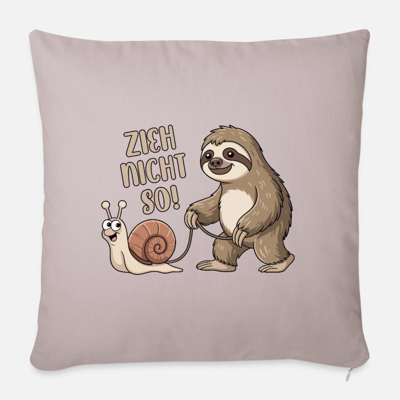 Zieh nicht so - Schnecke und Faultier - Sofakissenbezug 45 x 45 cm - helles Taupe