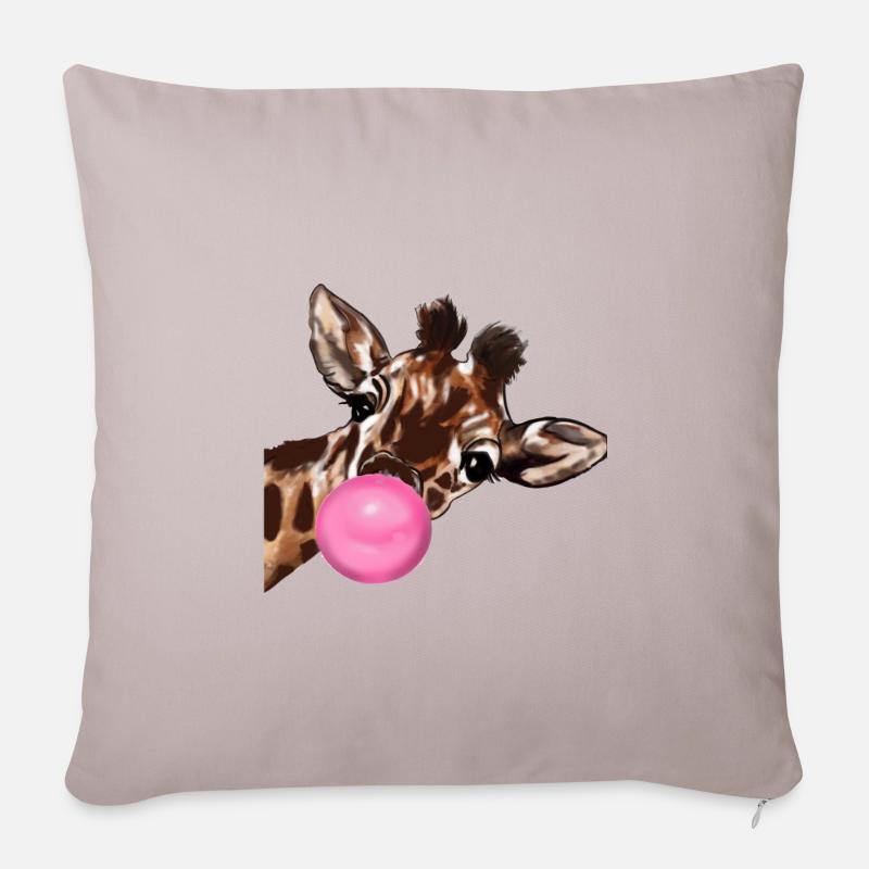 Giraffe mit Bubble gum - Sofakissenbezug 45 x 45 cm - helles Taupe