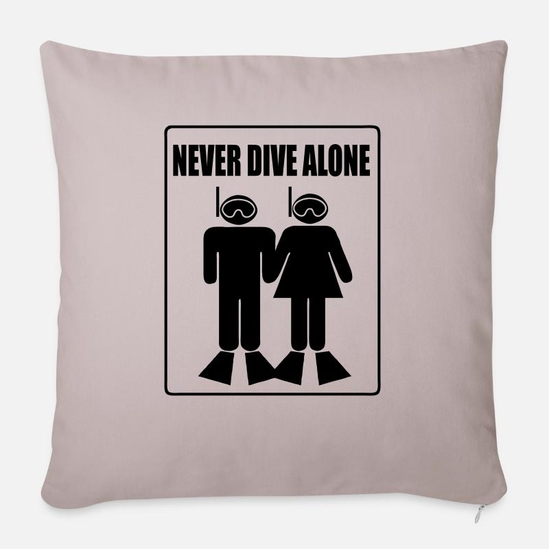 Never Dive Alone - Housse de coussin décorative 45 x 45 cm - taupe clair