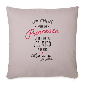princesse et Aikido - Housse de coussin décorative 45 x 45 cm - taupe clair - Devant
