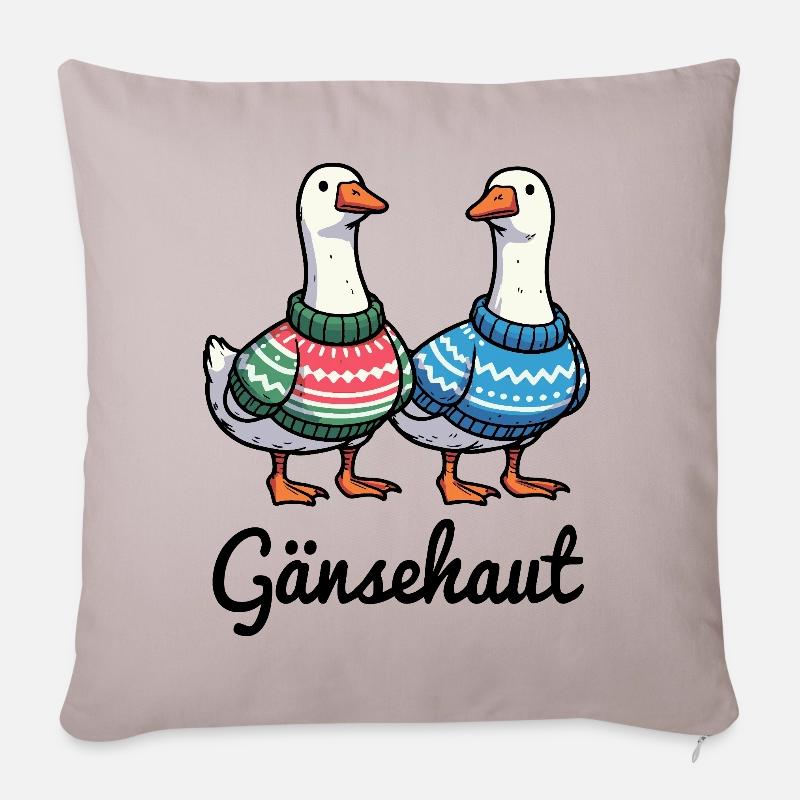 Gänsehaut - Gänse mit Strickpullovern - Sofakissenbezug 45 x 45 cm - helles Taupe