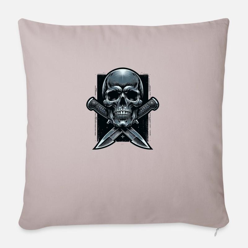 Frappe furtive : Crâne et dagues croisées - Housse de coussin décorative 45 x 45 cm - taupe clair