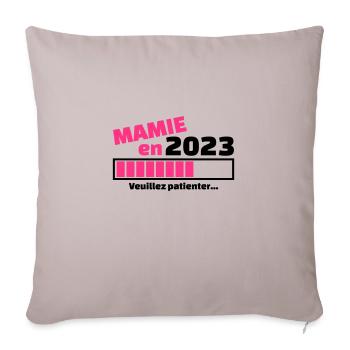 mamie en 2023 veuillez patienter - Housse de coussin décorative 45 x 45 cm - taupe clair - Devant