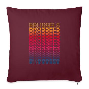 Ville rétro nostalgique - Rainbow Brussels - Housse de coussin décorative 45 x 45 cm - bordeaux - Devant