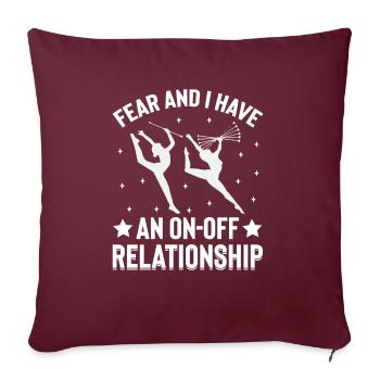 Design „fear And I Have An On-off Relationship“ - Sofakissenbezug 45 x 45 cm - Burgunderrot - Vorne