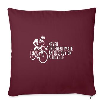 Ne sous-estimez jamais un vieil homme à vélo - Housse de coussin décorative 45 x 45 cm - bordeaux - Devant