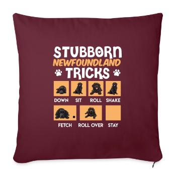 Newfie STUBBORN NEWFOUNDLAND TRICKS Drôle - Housse de coussin décorative 45 x 45 cm - bordeaux - Devant