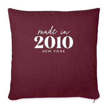 Fabriqué en 2010 à New York. Fête d’anniversaire mignonne - Housse de coussin décorative 45 x 45 cm - bordeaux - Devant