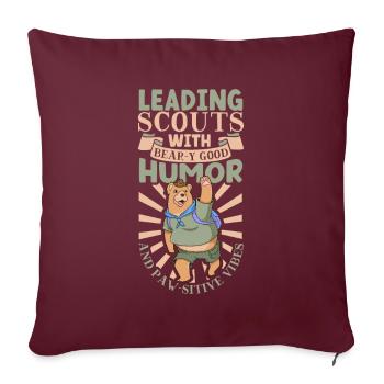 Ours - Humour fort chez les scouts - Housse de coussin décorative 45 x 45 cm - bordeaux - Devant