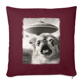 Pékinois chien OVNI Alien extraterrestre Selfie - Housse de coussin décorative 45 x 45 cm - bordeaux - Devant