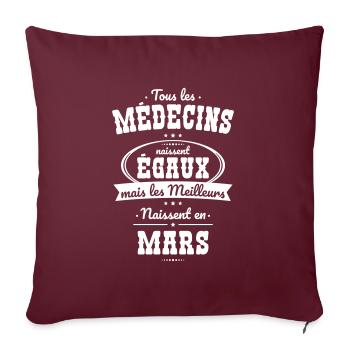 Médecins égaux meilleurs naissent en Mars - Housse de coussin décorative 45 x 45 cm - bordeaux - Devant