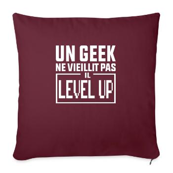 Un Geek ne vieillit Pas il Level up geek cadeau - Housse de coussin décorative 45 x 45 cm - bordeaux - Devant