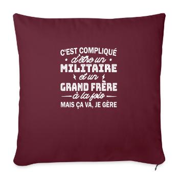 militaire et grand frère - Housse de coussin décorative 45 x 45 cm - bordeaux - Devant