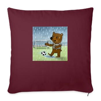 Der Bär spielt im Regen Fußball - Sofakissenbezug 45 x 45 cm - Burgunderrot - Vorne