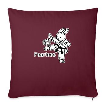 Lapin de karaté Couper du bois - Fearless Design - Housse de coussin décorative 45 x 45 cm - bordeaux - Devant