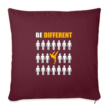 Le karaté est différent - Housse de coussin décorative 45 x 45 cm - bordeaux - Devant