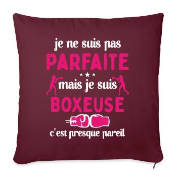 Pas parfaite mais Boxeuse Cadeau Sportif - Housse de coussin décorative 45 x 45 cm - bordeaux - Devant