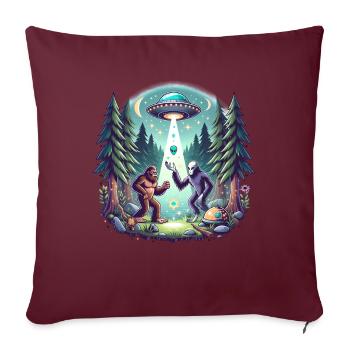 Bigfoot rencontre une rencontre extraterrestre avec un OVNI dans une forêt - Housse de coussin décorative 45 x 45 cm - bordeaux - Devant