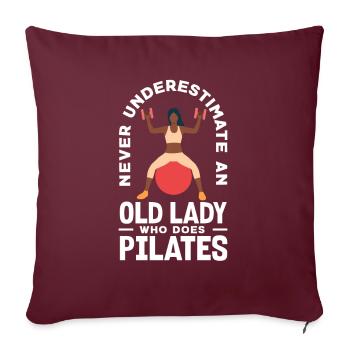Unterschätze Niemals Eine Alte Dame Die Pilates - Sofakissenbezug 45 x 45 cm - Burgunderrot - Vorne
