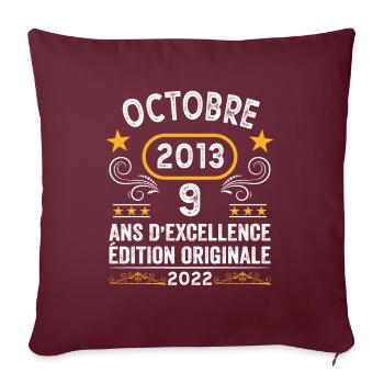 Octobre 2013 9 Ans Anniversaire Idée Cadeau Rétro - Housse de coussin décorative 45 x 45 cm - bordeaux - Devant