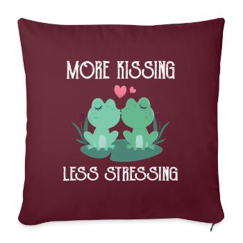 Plus de baisers moins de stress amusant embrasser les grenouilles - Housse de coussin décorative 45 x 45 cm - bordeaux - Devant