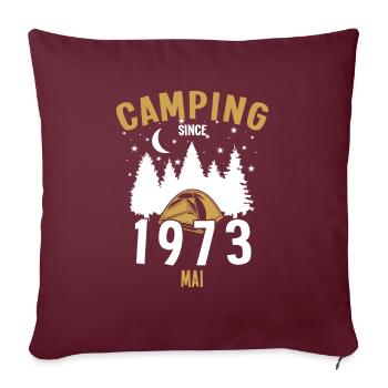 Anniversaire: Camping depuis mai 1973 Camping - Housse de coussin décorative 45 x 45 cm - bordeaux - Devant