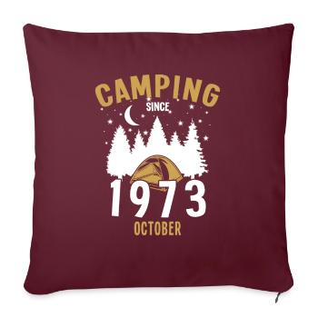 Anniversaire: Camping depuis octobre 1973 Camping - Housse de coussin décorative 45 x 45 cm - bordeaux - Devant
