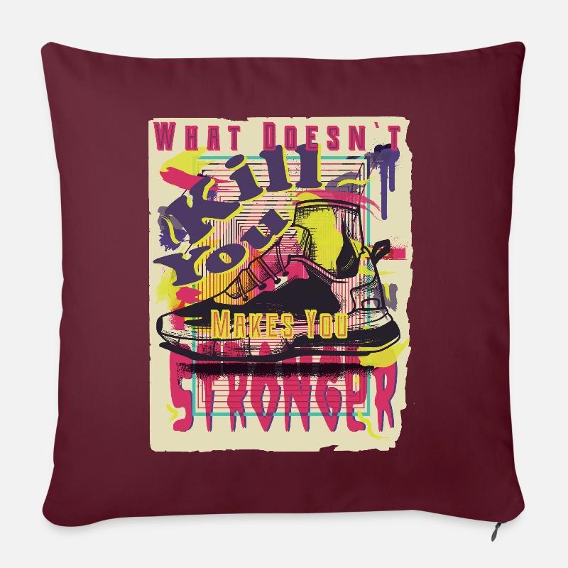 What doesn't kill you makes you stronger - Kraft - Sofa pillowcase 17,3'' x 17,3'' (45 x 45 cm) - burgundy