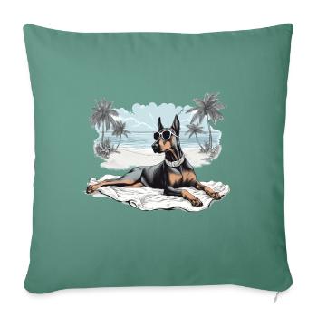 Doberman avec des lunettes de soleil à la plage - Housse de coussin décorative 45 x 45 cm - vert sapin - Devant