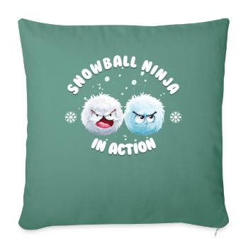 Snowball Fight - Snowball Ninja en action - Housse de coussin décorative 45 x 45 cm - vert sapin - Devant