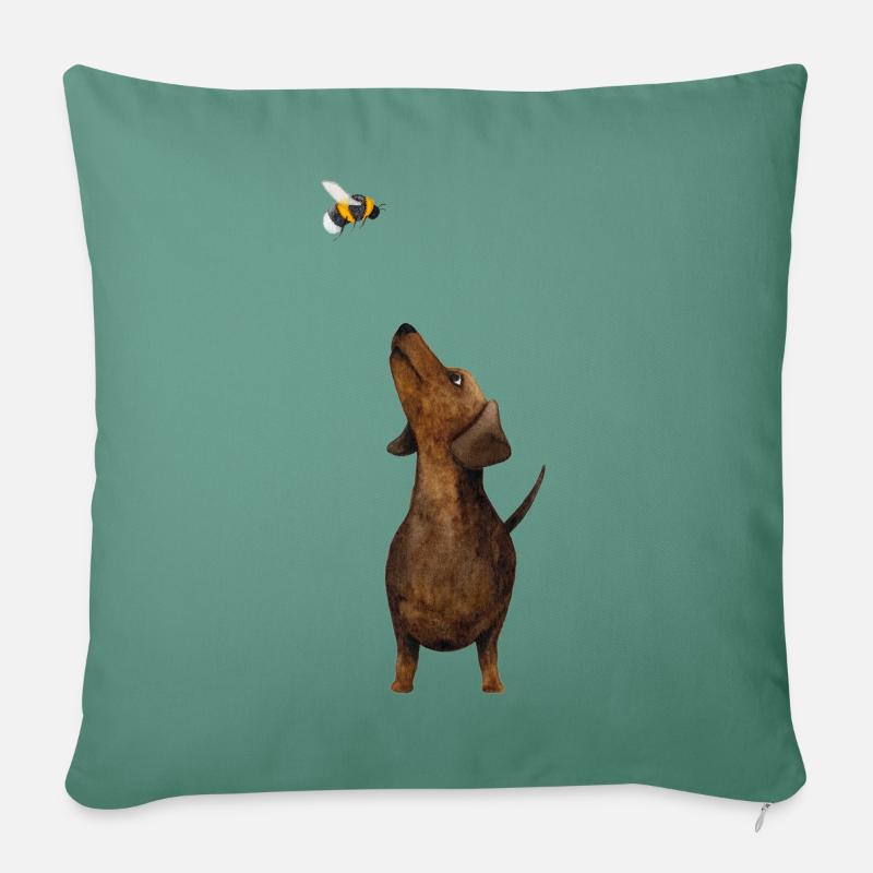 Dackel mit Hummel - Süßestes Dackel Geschenk ever! - Sofakissenbezug 45 x 45 cm - Tanngrün