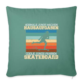 Coole Jungs fahren Skateboard - Sofakissenbezug 45 x 45 cm - Tanngrün - Vorne