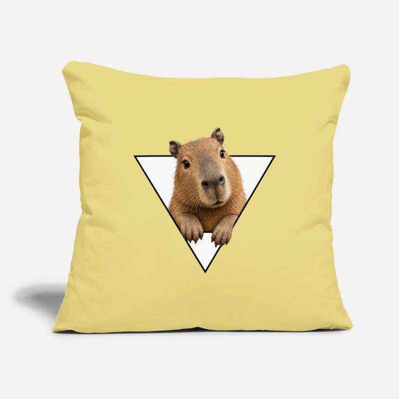 Kapybara dans le Triangle Housse de coussin décorative 45 x 45 cm