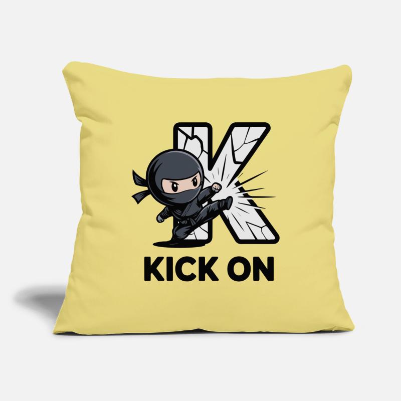 Ninja Kick Through K Logo Housse de coussin décorative 45 x 45 cm