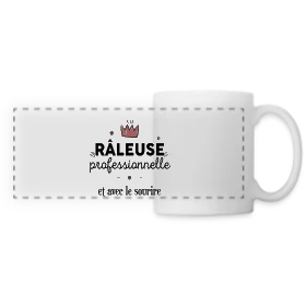Maquette de Mug panoramique contrasté et blanc « T-shirt Râleuse Professionnelle » à imprimer et personnaliser