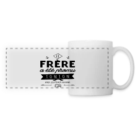 Maquette de Mug panoramique contrasté et blanc « T-shirt "Frère Promu Tonton" - Annonce Originale de Grossesse » à imprimer et personnaliser