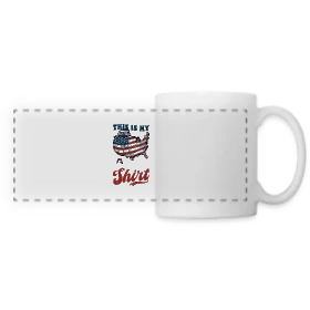 Maquette de Mug panoramique contrasté et blanc « Ma Tenue Road Trip USA » à imprimer et personnaliser